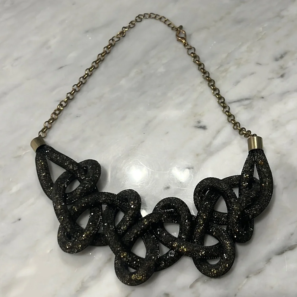 🖤 Beautiful Bib Necklace - Picture 1 of 4
